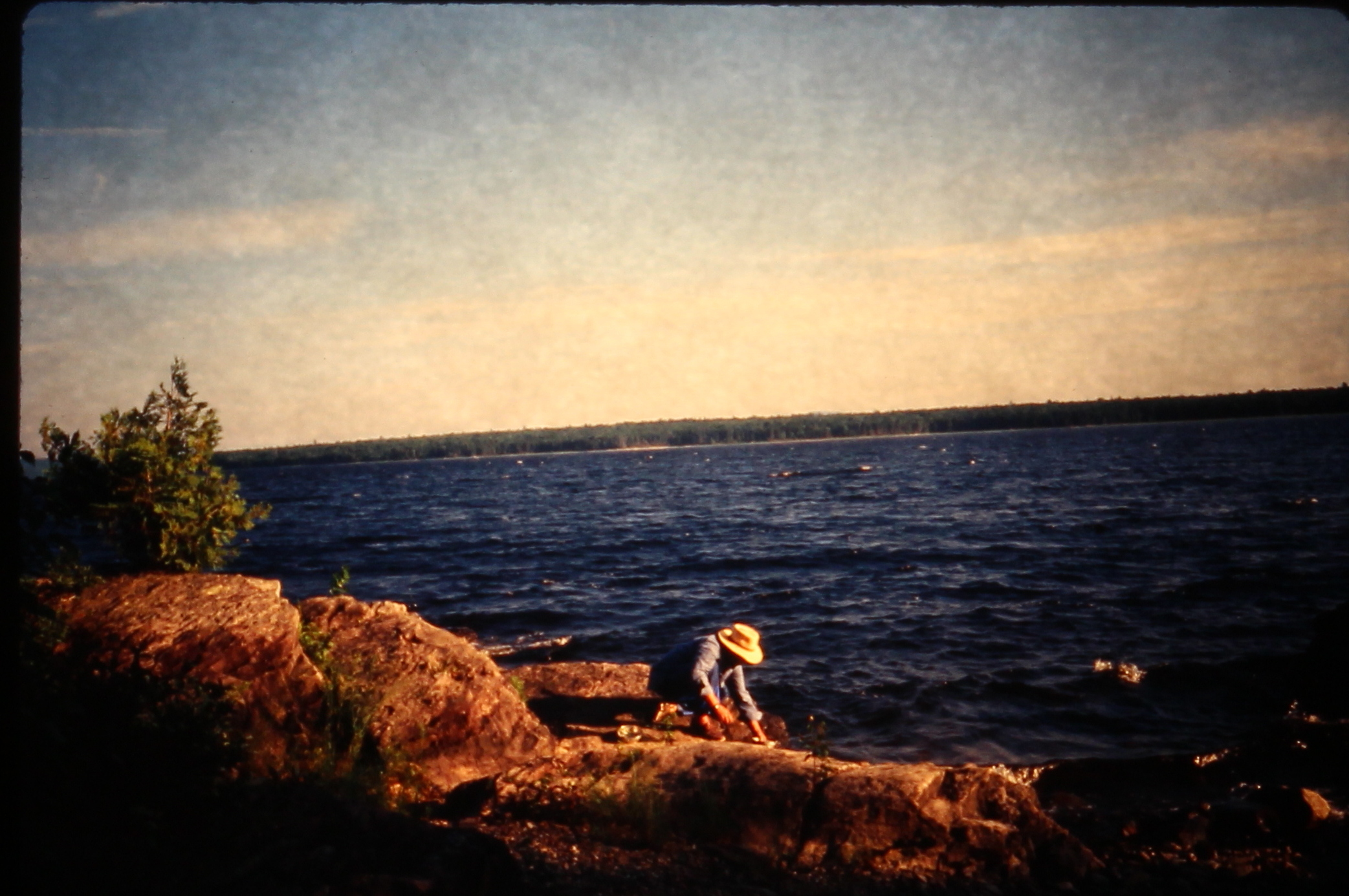 19890900.24 - USA ME - JeromeGoulet - Washing Dishes - MB01T01B09S24.JPG